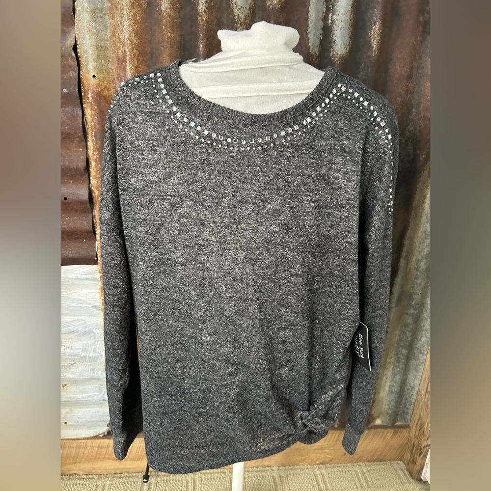 NWT-New York Laundry Gray Knot Top Rhinestone Neckline Twist Hem-Medium - Picture 8 of 8